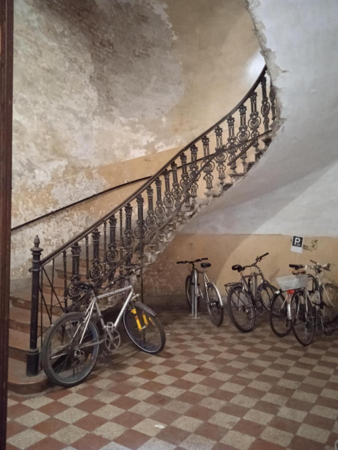 Classical Budapest Apartment In The Old Pest Экстерьер фото