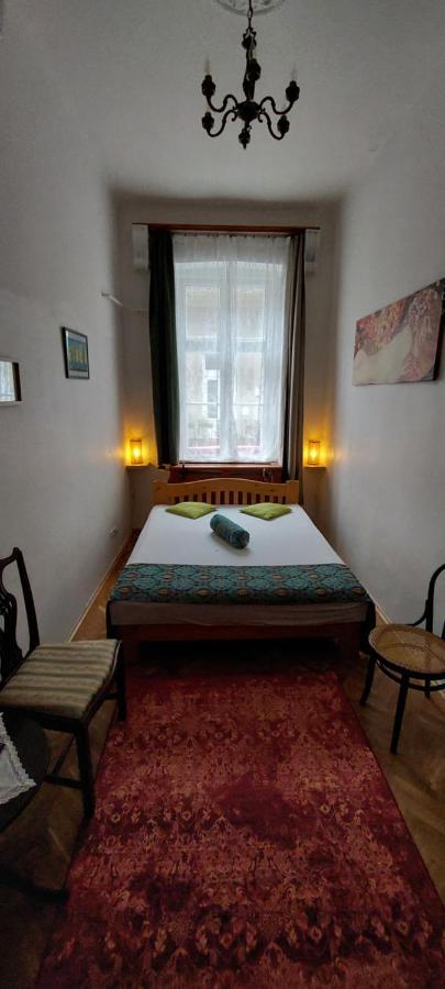 Classical Budapest Apartment In The Old Pest Экстерьер фото