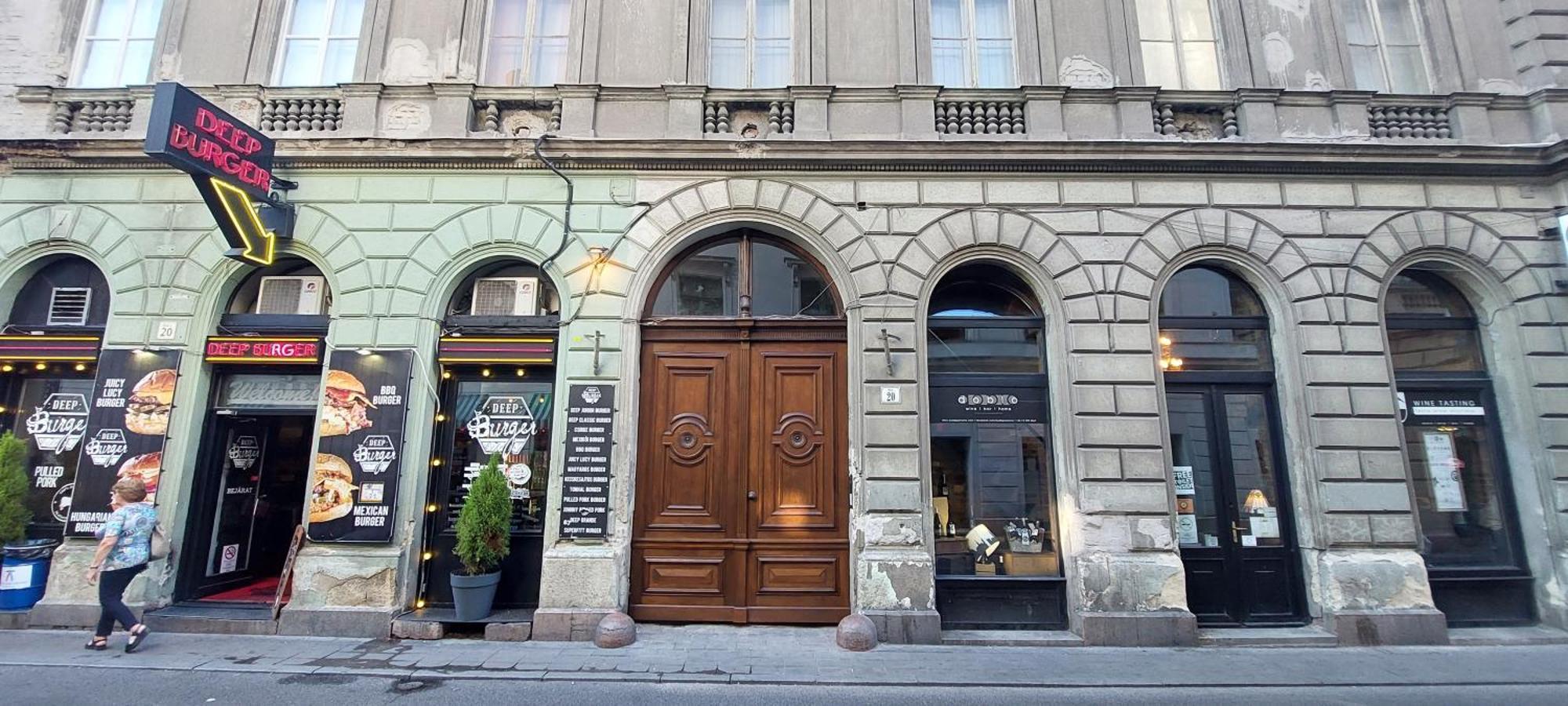 Classical Budapest Apartment In The Old Pest Экстерьер фото