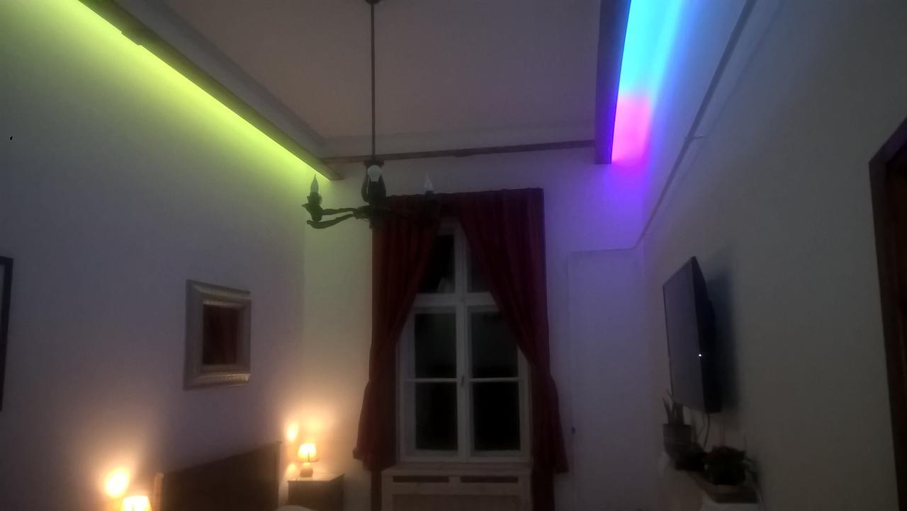 Classical Budapest Apartment In The Old Pest Экстерьер фото
